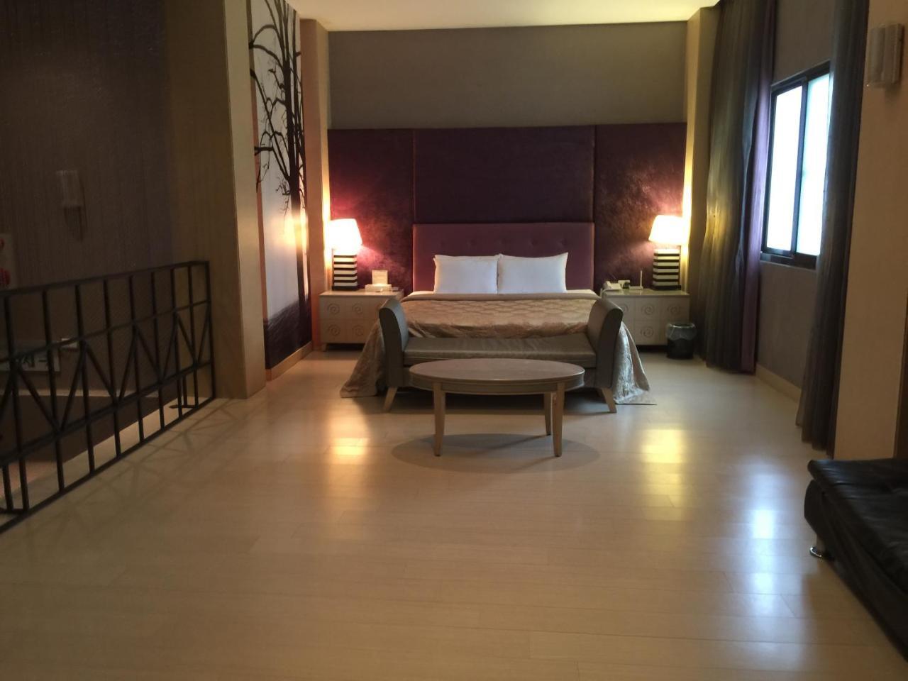 Li-Gin Motel Chiayi City Exteriör bild