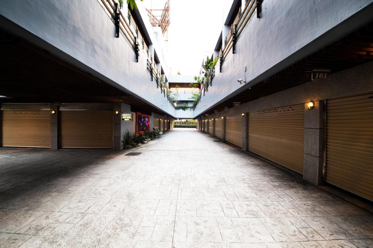 Li-Gin Motel Chiayi City Exteriör bild